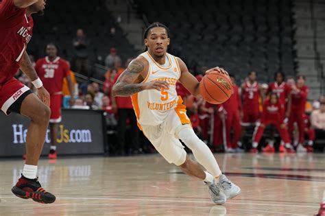 No. 6 Tennessee Volunteers face the Norfolk State Spartans on 5-game win streak